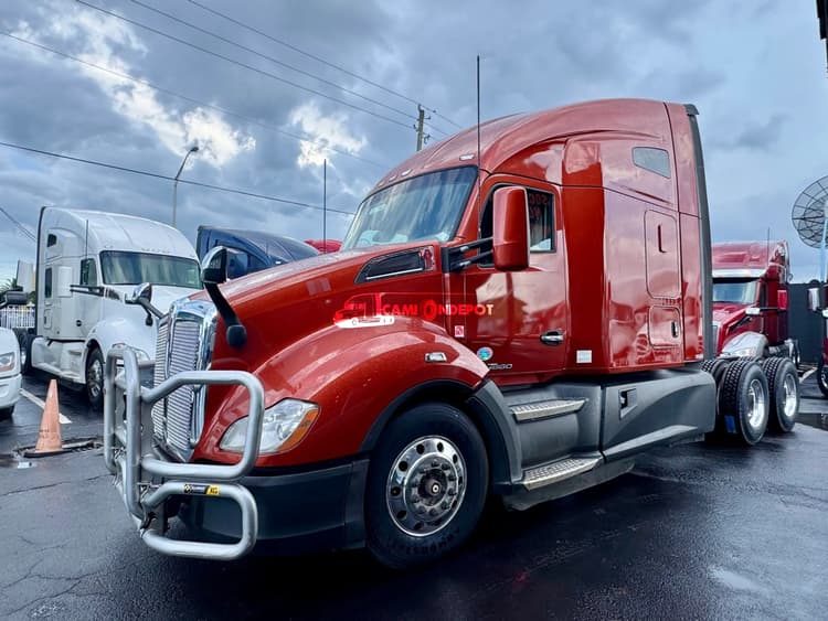 2019 Kenworth T680 Sleeper Trucks