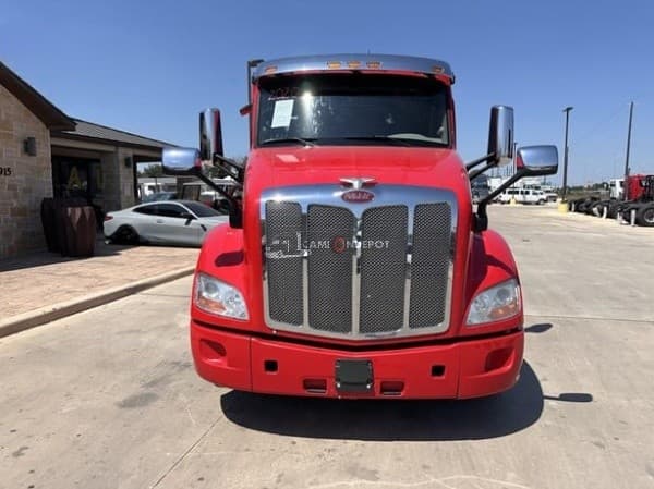 2020 Peterbilt 579 Sleeper Trucks