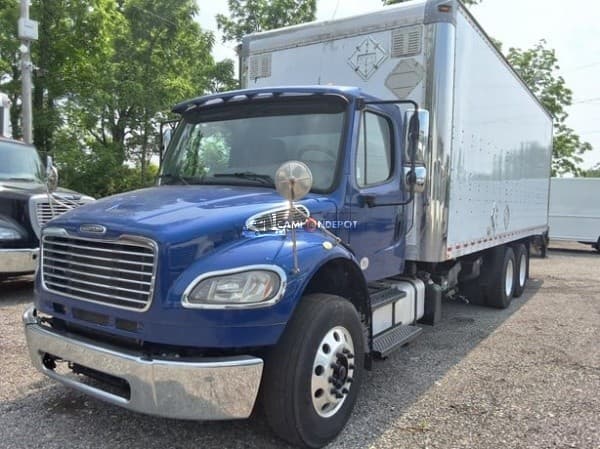 2017 Freightliner BUSINESS CLASS M2 106 Box Trucks