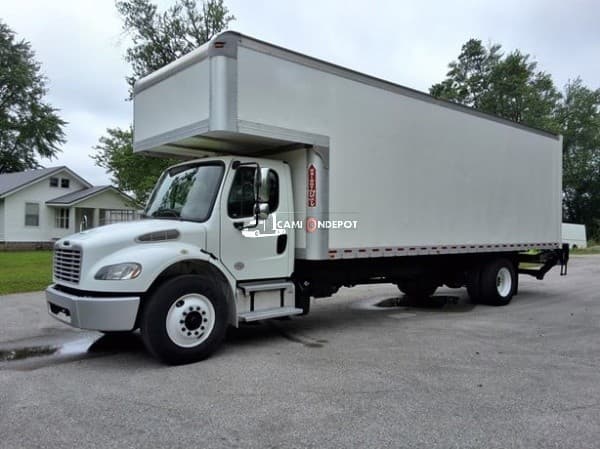 2017 Freightliner BUSINESS CLASS M2 106 Box Trucks