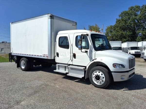 2016 Freightliner BUSINESS CLASS M2 106 Box Trucks