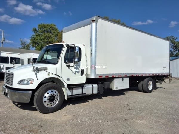 2018 Freightliner BUSINESS CLASS M2 106 Box Trucks