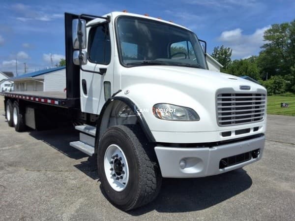 2015 Freightliner BUSINESS CLASS M2 106 Flatbed Trucks