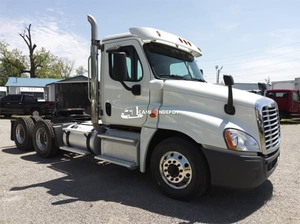 2018 Freightliner CASCADIA 113 Day Cab Trucks
