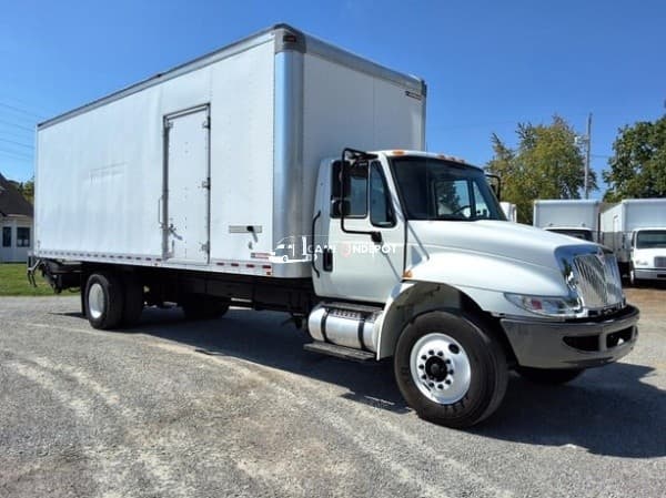2018 International DURASTAR 4300 Box Trucks