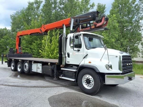 2015 Freightliner 114SD Boom Truck Cranes