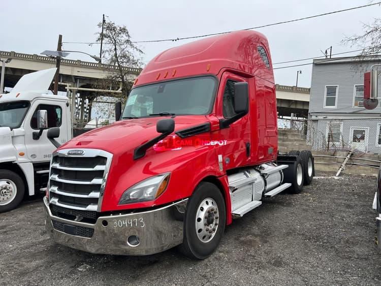 2020 Freightliner CASCADIA 126 Sleeper Trucks