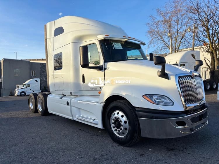 2019 International  LT625 Sleeper Trucks