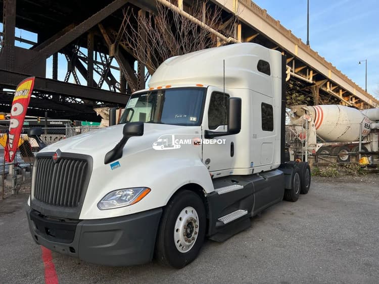 2022 International LT625 Sleeper Trucks
