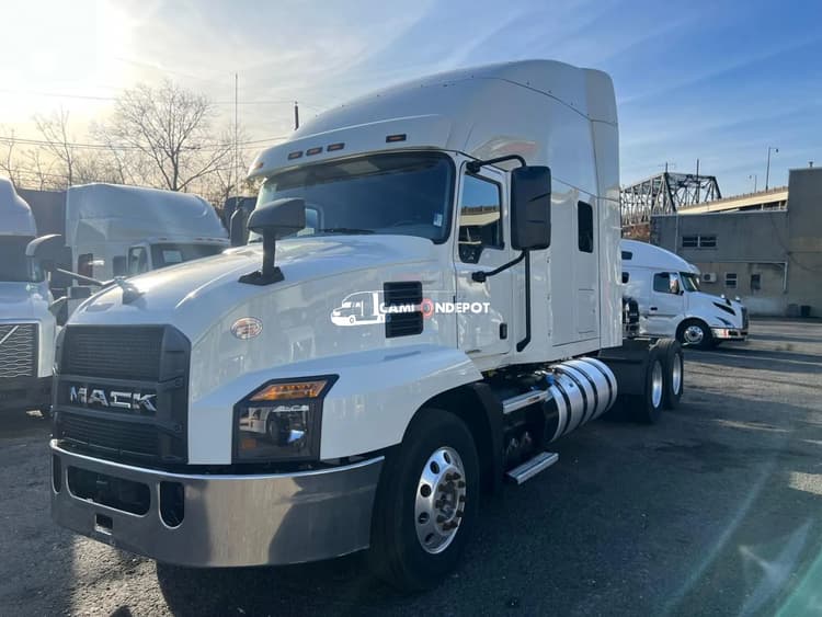 2020 Mack ANTHEM Sleeper Trucks