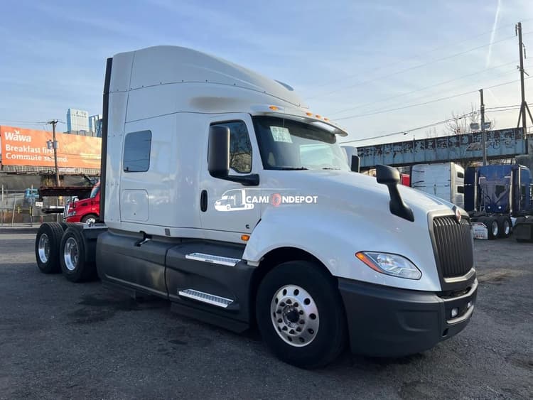 2020 International  LT625 Sleeper Trucks