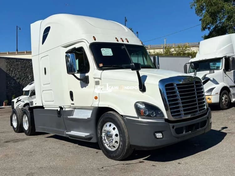 2016 Freightliner CASCADIA Sleeper Trucks