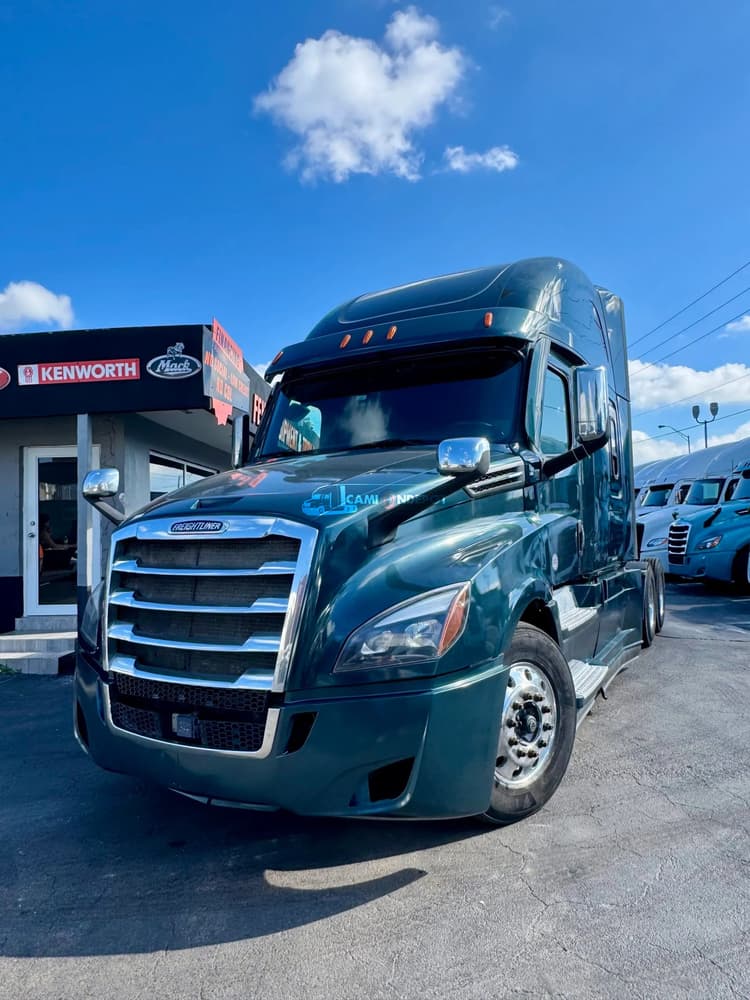 2021 Freightliner Cascadia Sleeper Trucks