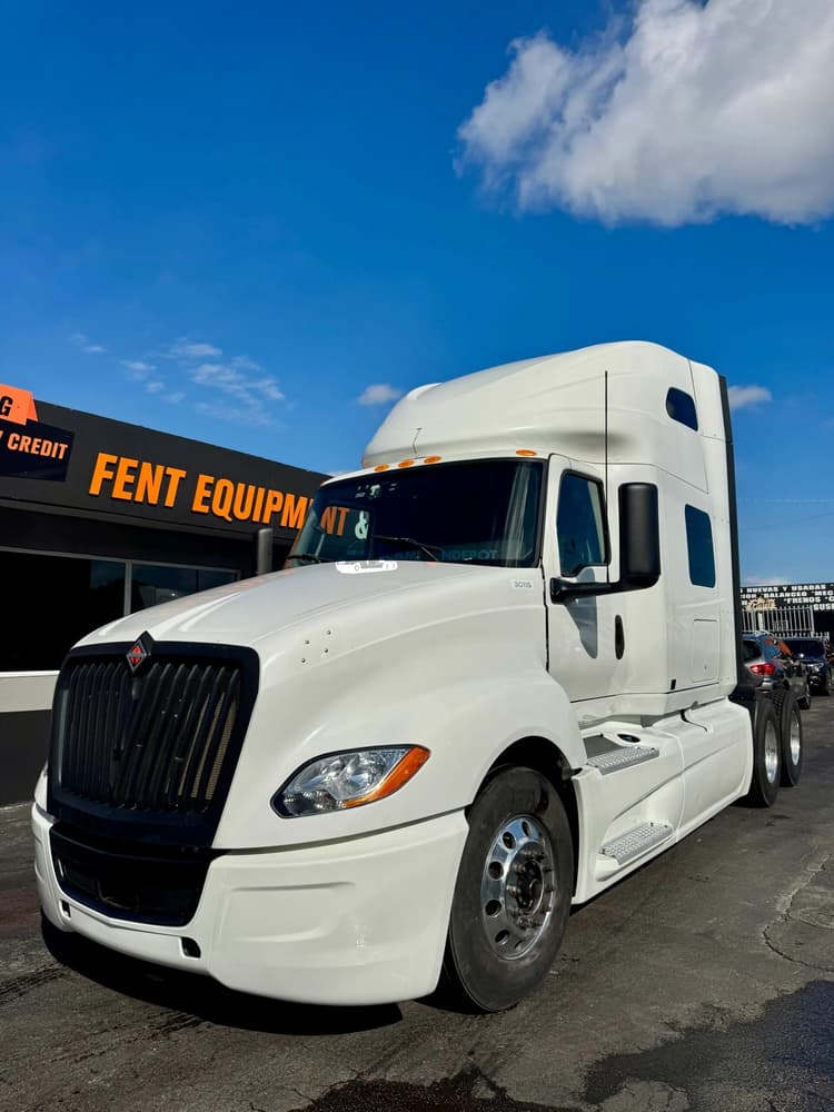 2020 International LT 625 Sleeper Trucks