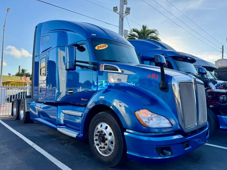 2020 Kenworth T680 Sleeper Trucks