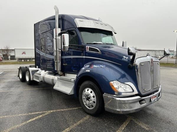 2020 Kenworth T680 Sleeper Trucks