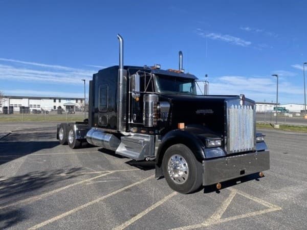 2019 Kenworth W900L Sleeper Trucks