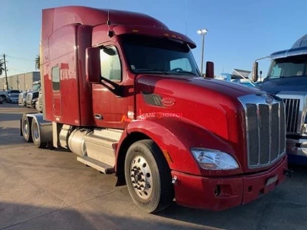 2018 Peterbilt 579 Sleeper Trucks