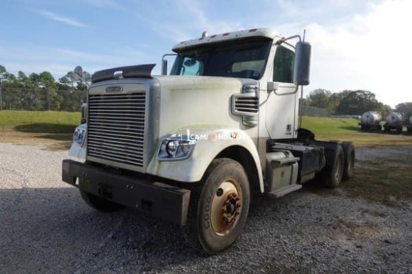2014 Freightliner CORONADO 122 SD Day Cab Trucks