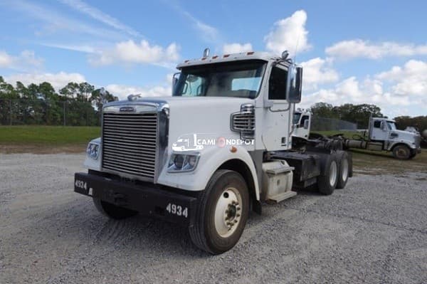 2013 Freightliner CORONADO 122 SD Day Cab Trucks