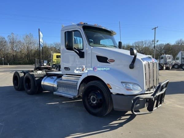 2020 Peterbilt 579 Day Cab Trucks