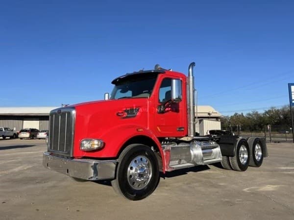 2019 Peterbilt 567 Day Cab Trucks