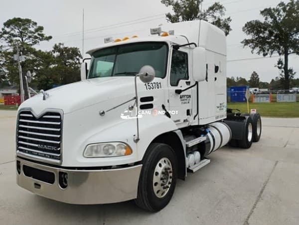 2016 Mack PINNACLE CXU613 Sleeper Trucks