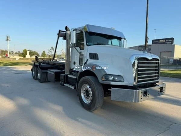 2017 Mack GRANITE GU533 Roll Off Trucks