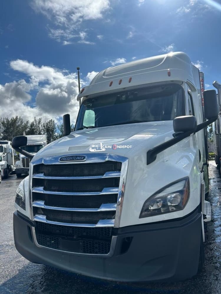 2020 Freightliner CASCADIA Sleeper Trucks