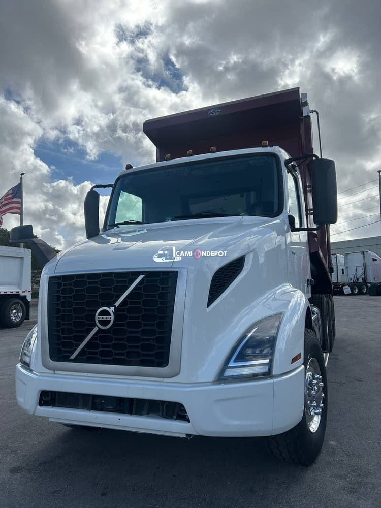 2022 Volvo DUMP TRUCK Dump Trucks