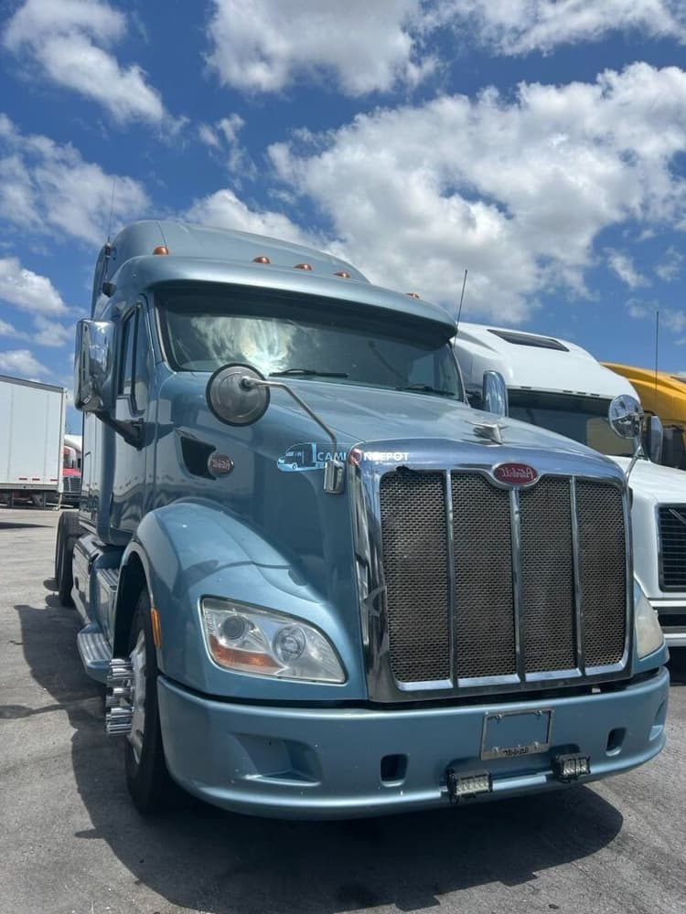 2012 Peterbilt 587 Sleeper Trucks