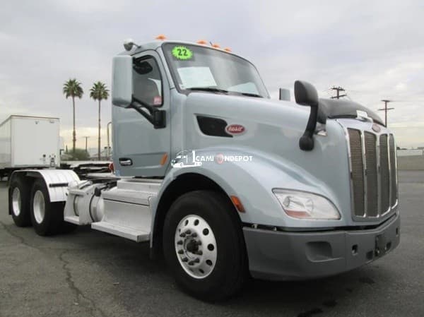 2022 Peterbilt 579 Day Cab Trucks