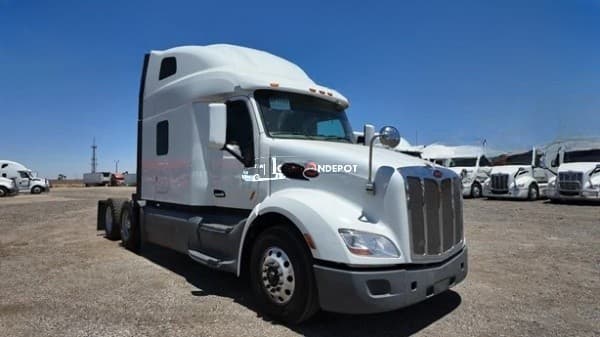 2022 Peterbilt 579 Sleeper Trucks
