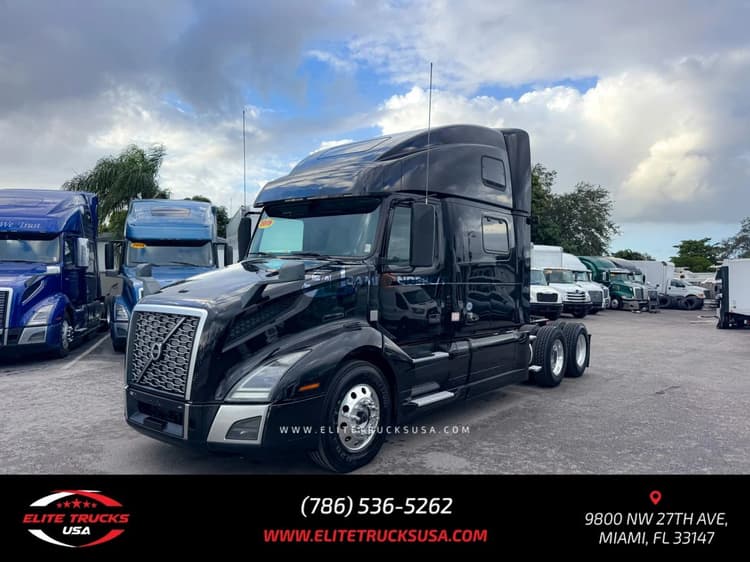 2019 Volvo VNL 860 Sleeper Trucks
