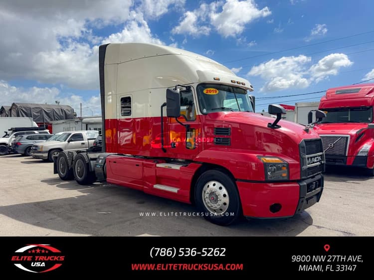 2019 Mack ANTHEM Sleeper Trucks