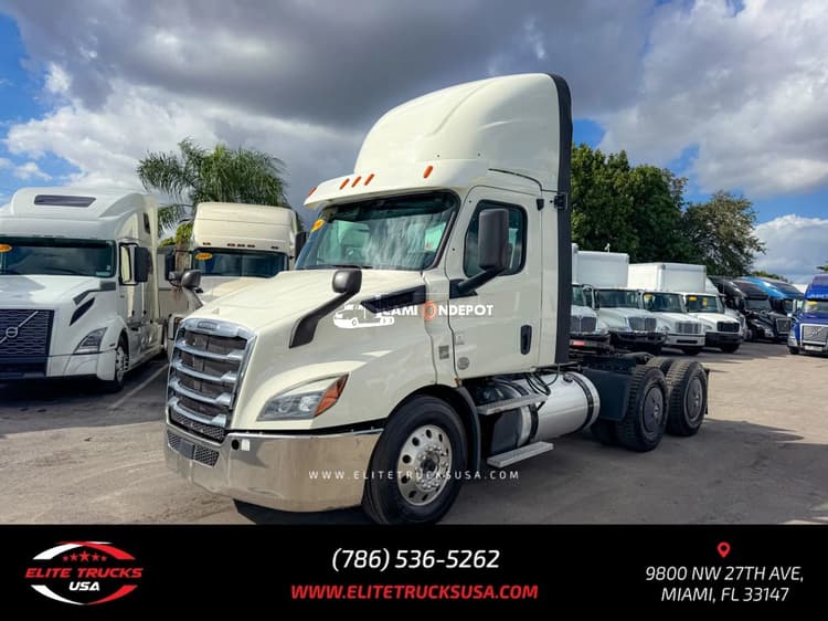 2019 Freightliner Cascadia 116 Day Cab Trucks