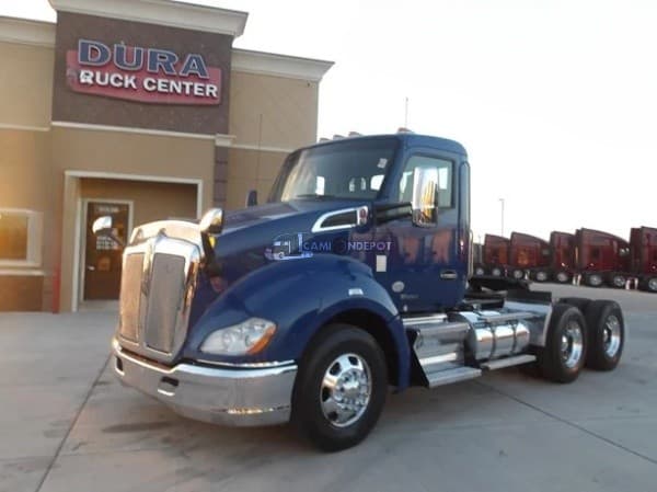 2019 Kenworth T680 Day Cab Trucks