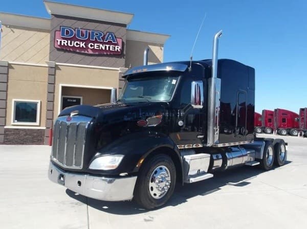 2015 Peterbilt  579 Sleeper Trucks