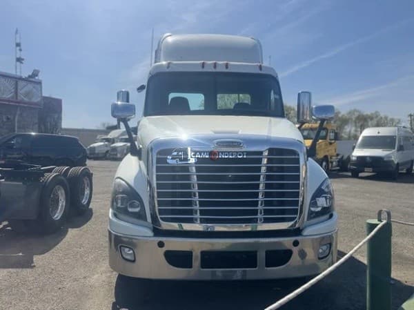 2017 Freightliner CASCADIA 125 Day Cab Trucks