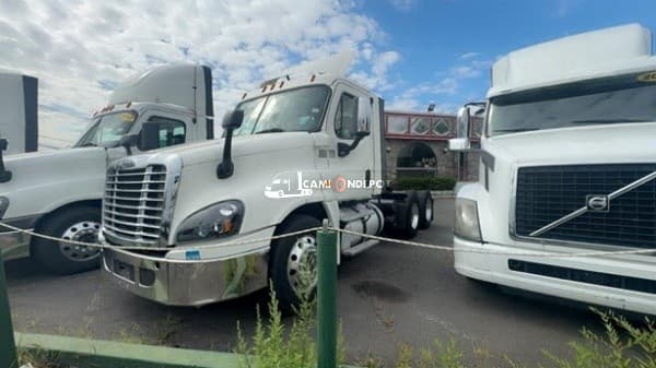 2017 Freightliner CASCADIA 125 Day Cab Trucks