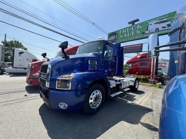 2020 Mack ANTHEM 42T Day Cab Trucks
