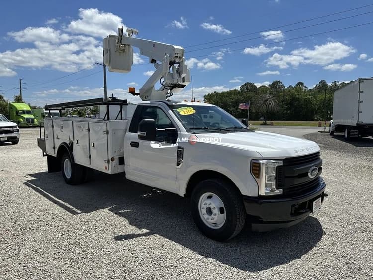2018 Ford  F 350 Bucket Trucks Service Trucks