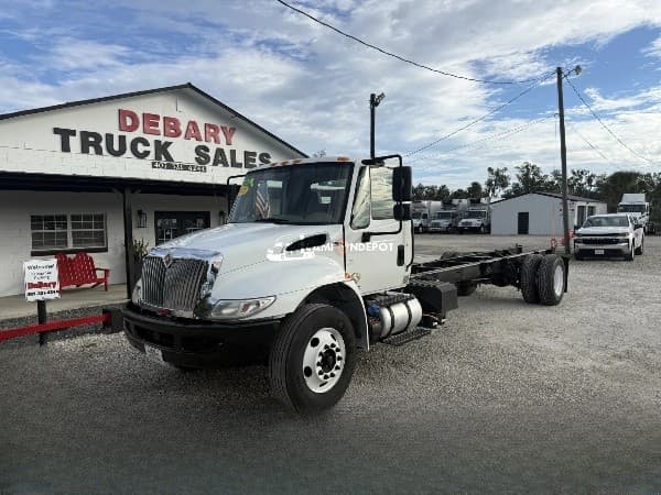 2018 International DuraStar 4300 Cab & Chassis Trucks