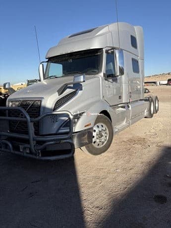 2022 Volvo VNL42T860 Sleeper Trucks