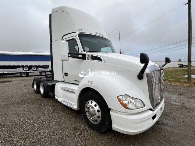 2020 Kenworth T680 Day Cab Trucks