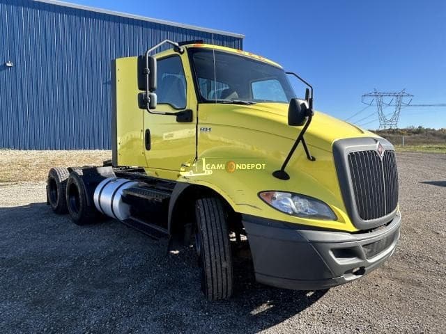 2019 International RH Day Cab Trucks