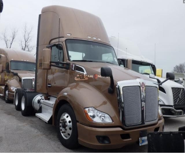 2022 Kenworth T680 Day Cab Trucks