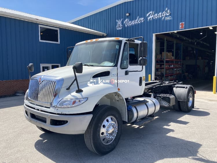 2016 International DURASTAR 4300 Hooklift Trucks