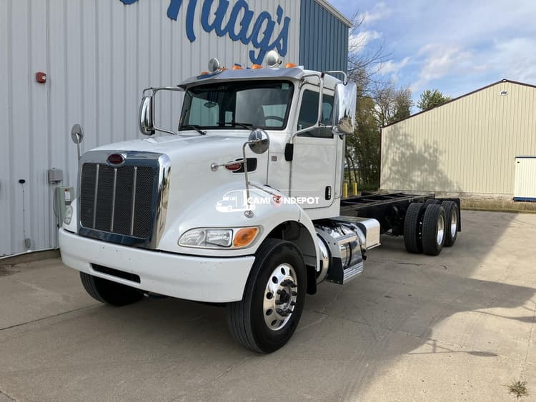 2017 Peterbilt 348 Cab & Chassis Trucks