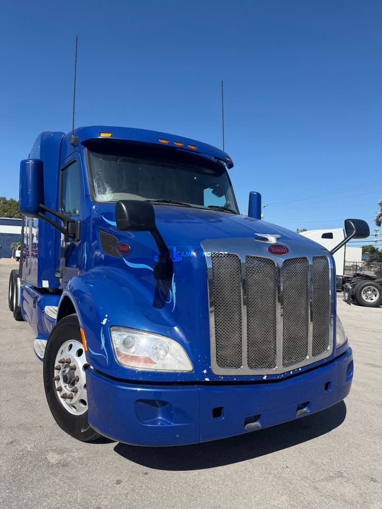 2016 Peterbilt 579 Sleeper Trucks